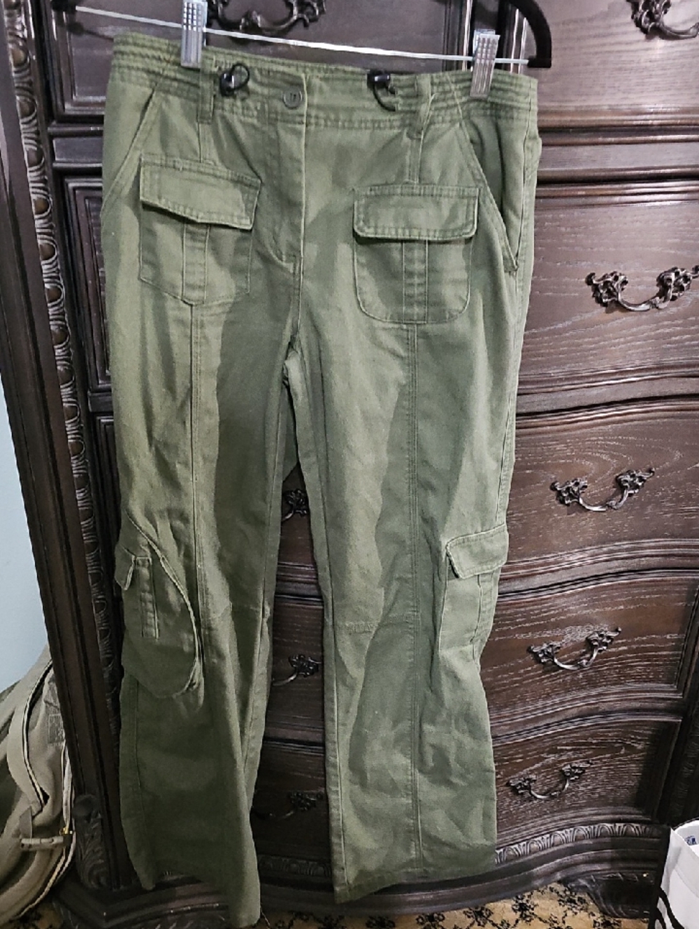 Brandy Melville Olive Green Cargo Pants with‎ Flap Pockets